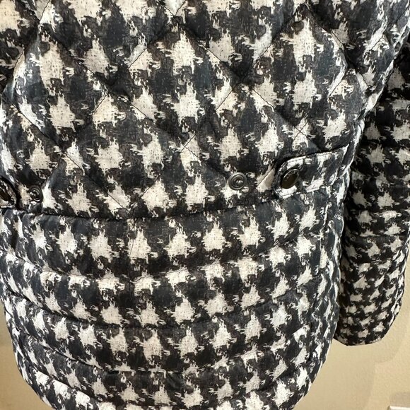 Land's End Black and White Dragon Tooth Down Filled Puffer jacket, size M, 10-12 - Picture 9 of 9